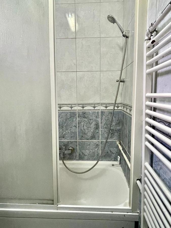 Center House Hostel Priştine Dış mekan fotoğraf